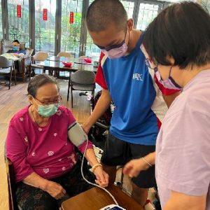 幫老友記量血壓