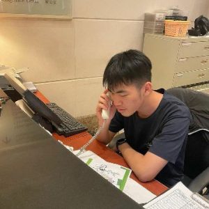 賴偉樂同學工作照(夏利文物業管理)