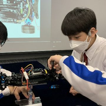 製作及組裝比賽模型車 (2)