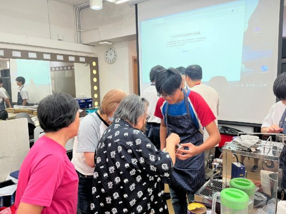 20260709_潮看teen空咖啡拉花及調飲長者服務工作坊_02